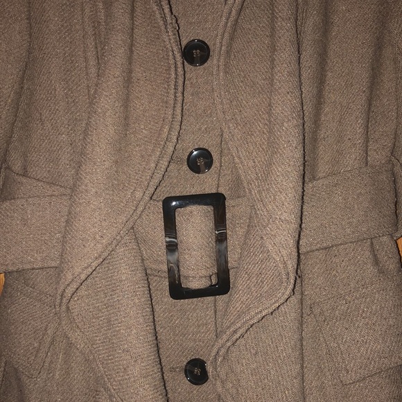 Fabulous taupe colored jacket - Picture 4 of 10